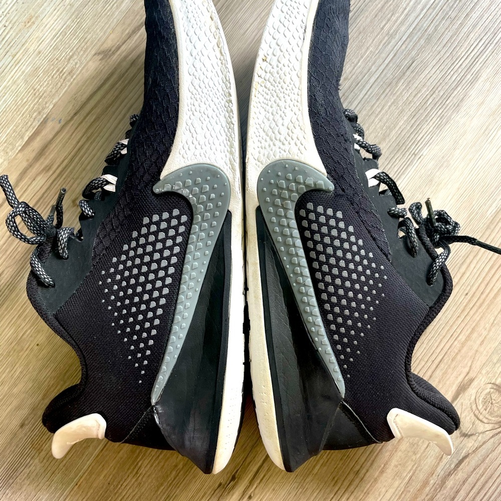 Nike Kobe’s MAMBA FURY sz9